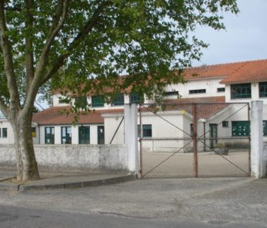 escola-basica-de-pinhote-marinhas-825x510